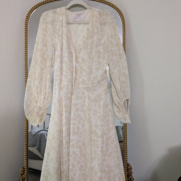 Gal Meets Glam Esther - Picture 4 of 4